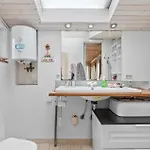 4 Bedroom Cozy In Dom wakacyjny *