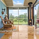 4 Bedroom Cozy In Dom wakacyjny