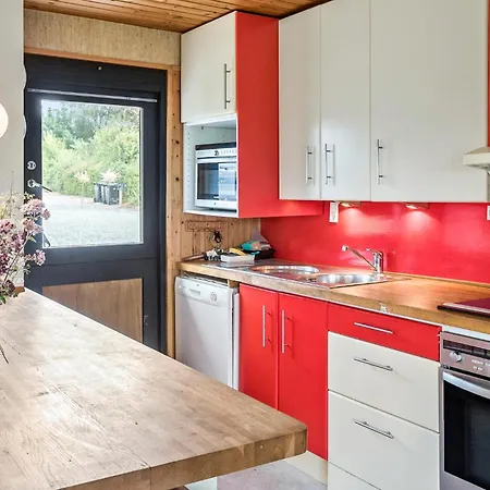 4 Bedroom Cozy In בית נופש