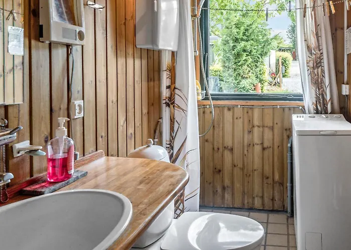Ferienhaus 4 Bedroom Cozy In *